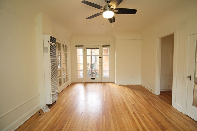 Photo - 3087 SE Ankeny St Unit 09
