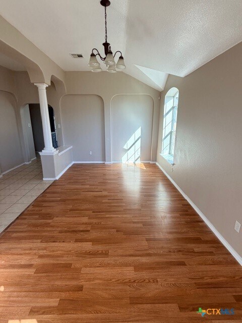 Photo - 2013 Schottische Ln