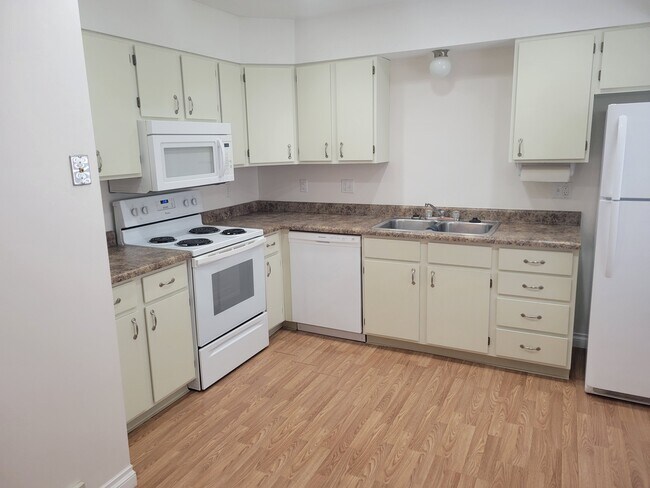 Building Photo - 743 Sioux Dr Unit 743 Rental