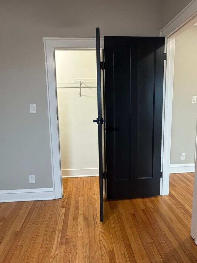 Photo - 6024 W Addison St Unidad 2