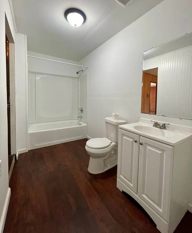 Photo - 1738 Old Oxford Rd