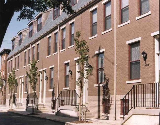 Universal Court 1