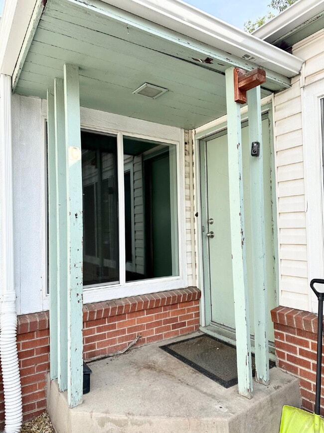 Building Photo - "Charming 1-Bedroom Haven in Cheyenne's He... Rental