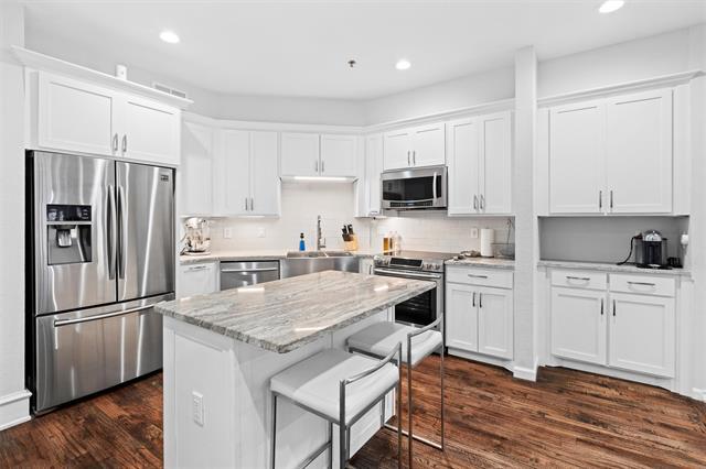 Building Photo - 3235 Cole Ave Unit 305 Rental