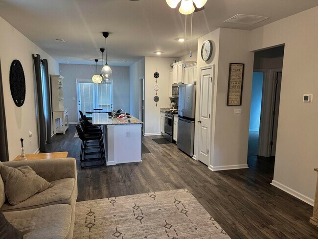 Photo - 469 Kentbury Ct