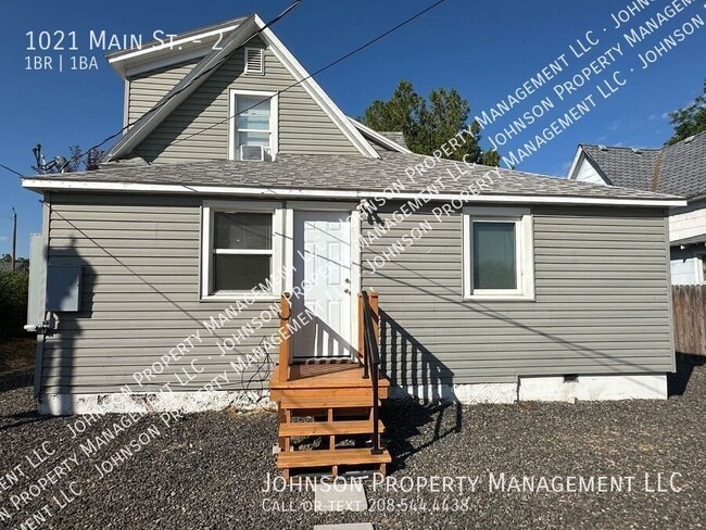 Building Photo - 1021 Main St Unit 2 Rental