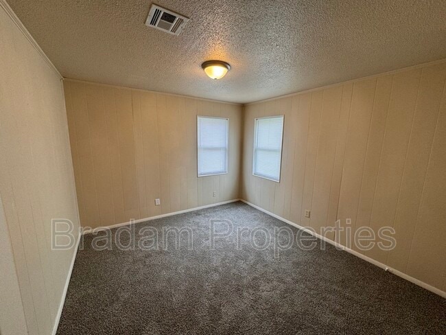 Photo - 503 N Beaumont St