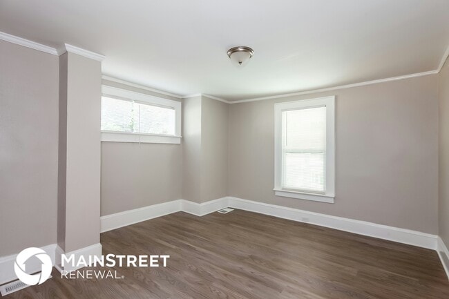 Photo - 2620 Midland Ave