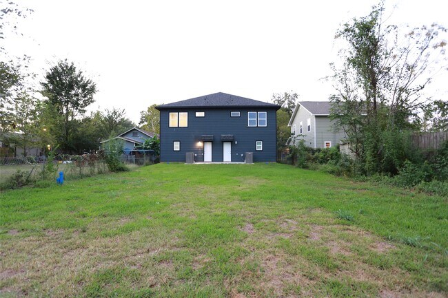 Photo - 509 Avenue I