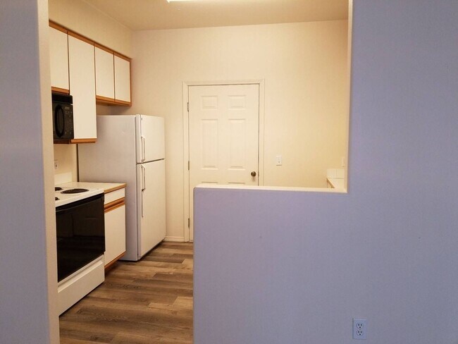 1706-1708 W Peninsula Dr