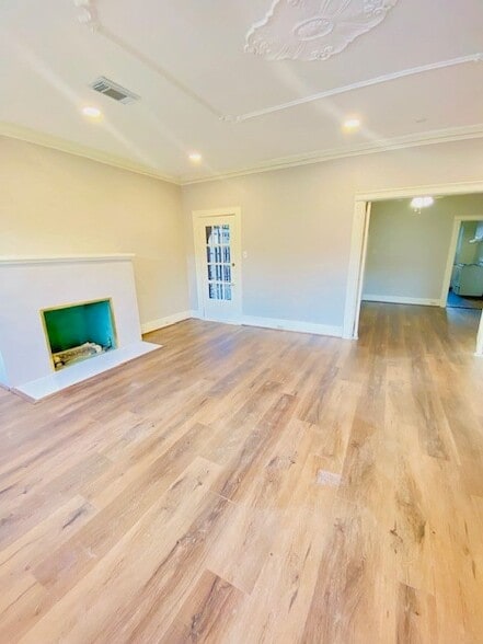 Photo - 4625 Bell St