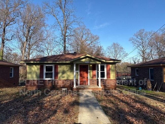 Photo - 1708 Newland Rd