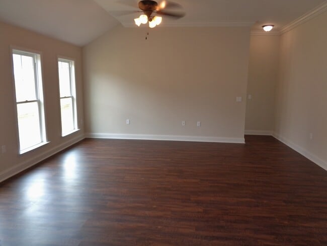 Photo - Spacious 4BR Home with Open Split Floor Plan, Granite Kitchen & Fenced Yard