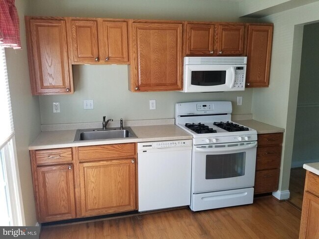 Photo - 504 Monet Dr