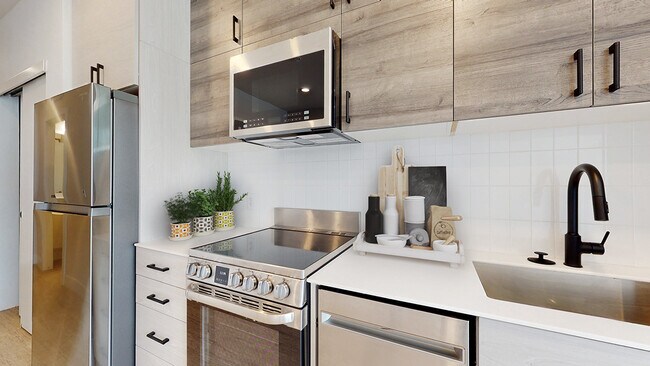 Studio/1BA, 399sf - Signalmen