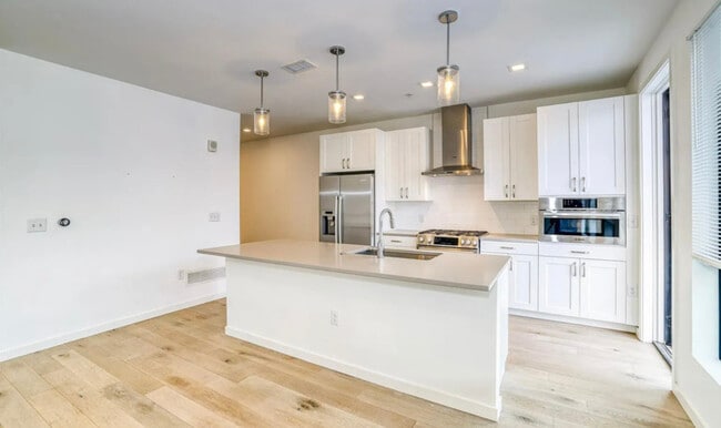 Photo - 1735 Central St Unit 313