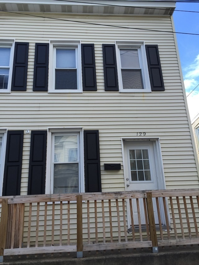 Building Photo - 129-131 Elm Street/Garages Unit 131 Rental