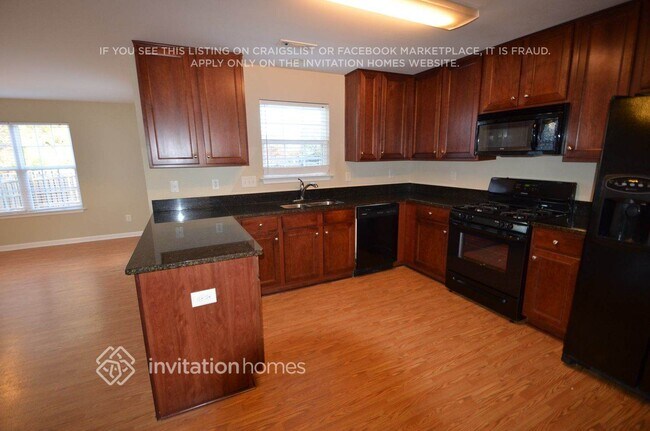 Photo - 183 Madelia Pl