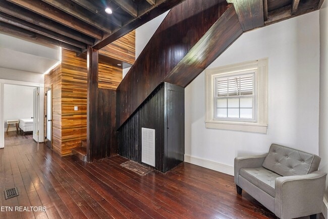 Photo - 2100 Cecil Ave