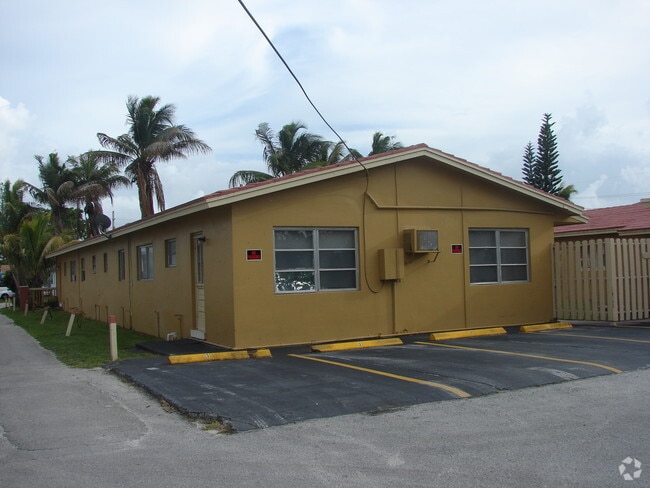 Building Photo - 2111 Roosevelt St