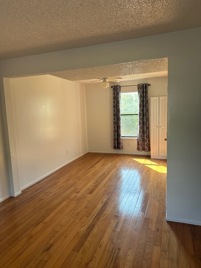 Photo - 2512 Elmwood Pkwy