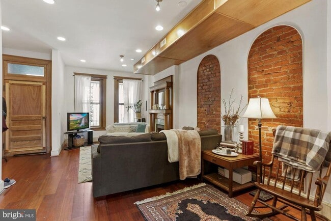 Photo - 1116 Monroe St NW