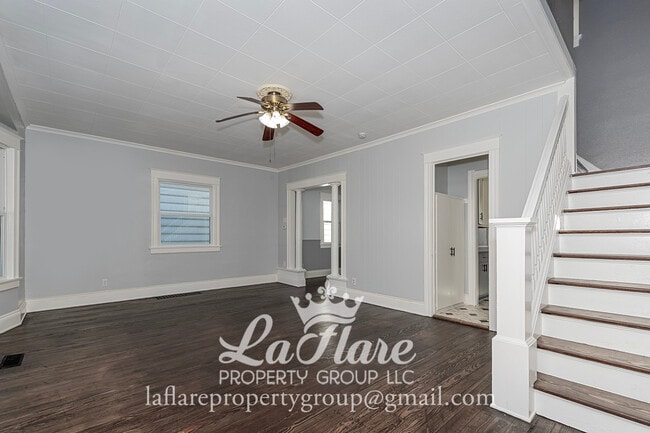 Photo - 631 Clark St