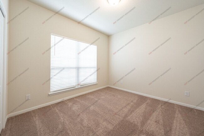 Photo - 742 Friar Tuck Dr