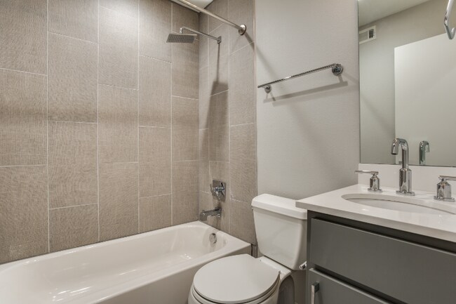 Photo - 3328 Cedarplaza Ln Unit 113