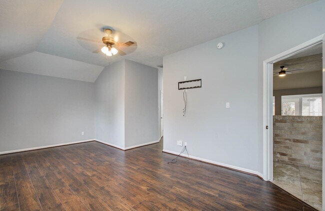 Photo - 6607 Readsland Ln