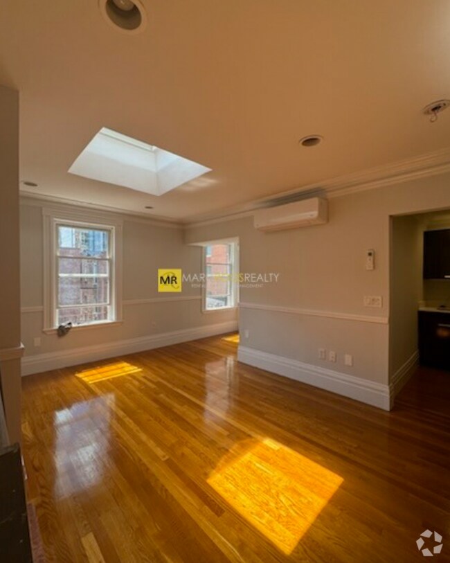 Building Photo - 256 Newbury St Unit 5 Rental