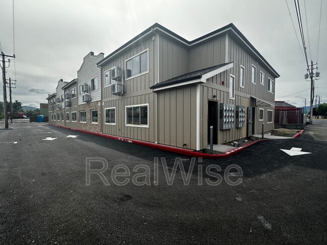 1935 W Table Rock Rd Unit 04