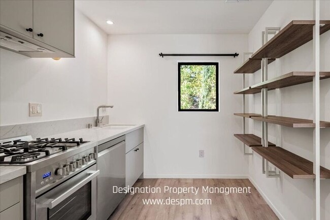 Building Photo - 3181 Verdugo Pl Unit 3181 1/2 Verdugo Pl Rental