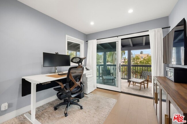 Photo - 637 Santa Clara Ct