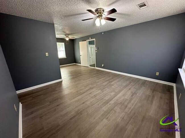 Photo - 503 Coventry Ct