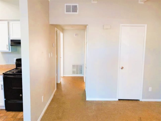 Photo - 272 W Viola St Unidad 3