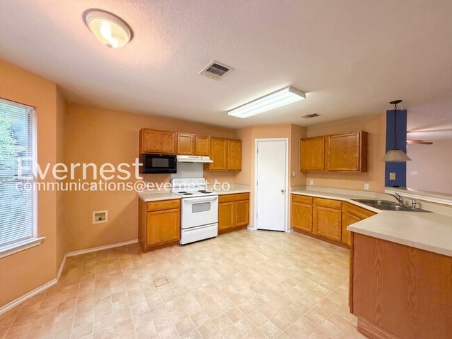 Building Photo - 109 Covey Ln