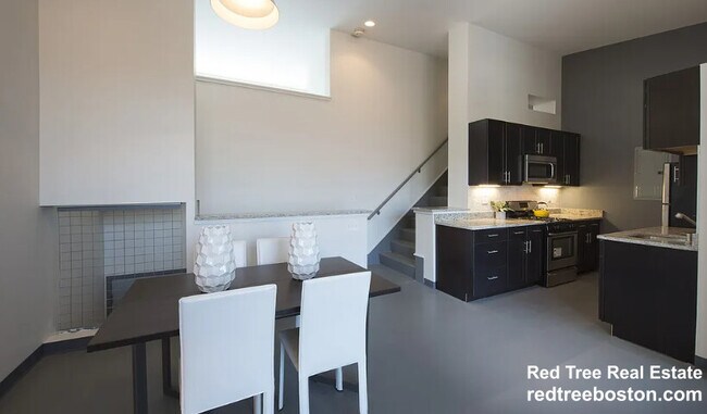 Photo - 160 E Berkeley St Unit 317