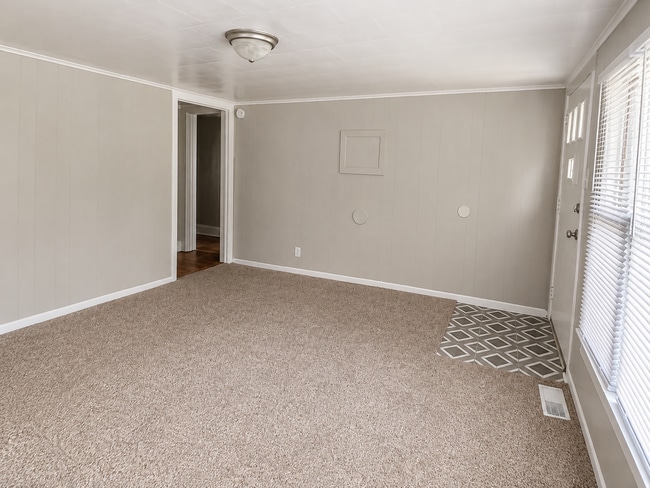 Photo - 221 Neal St