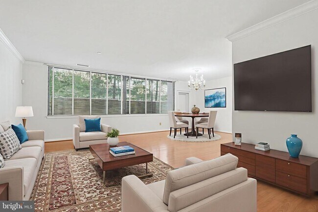 Photo - 3709 S George Mason Dr Unit T3E