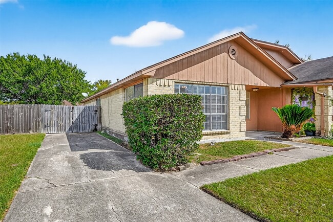 Photo - 7407 Alegria Dr