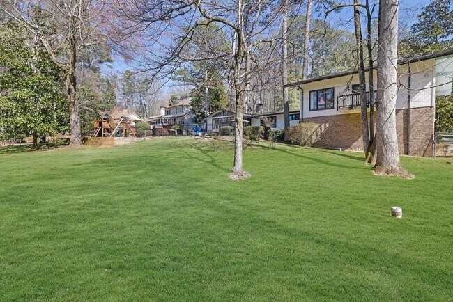 Photo - 505 River Valley Rd NW