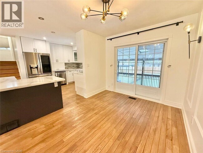 Photo - 12 Foster Crescent