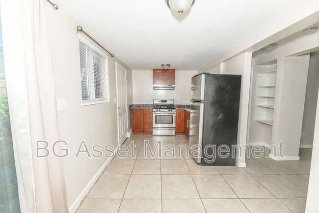 Building Photo - 1723 Bayo Vis Unit Lower Rental