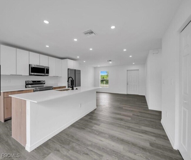 382 McArthur Blvd