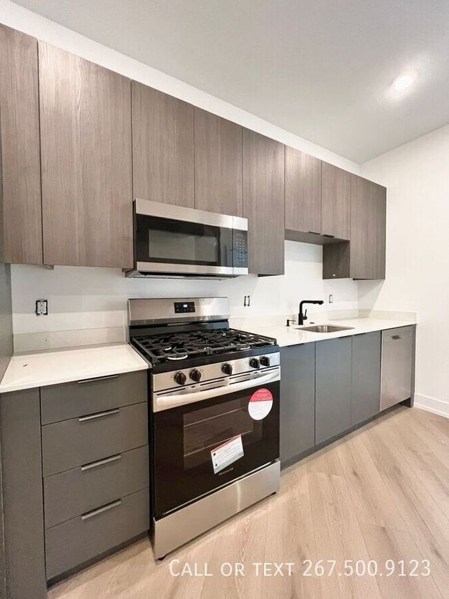 Photo - 2003 Amber St