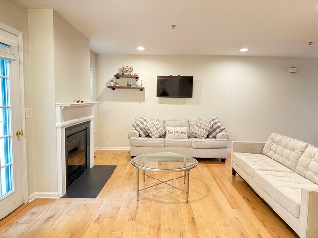 Photo - 7 Elco Ct Unit 7 Elco CT, Bayonne, NJ 07002