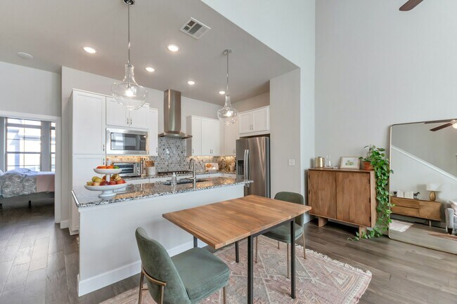 Photo - 1044 Manacor Ln