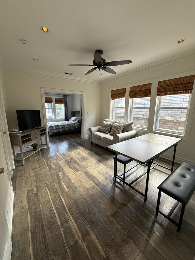 Photo - 720 N Elizabeth St