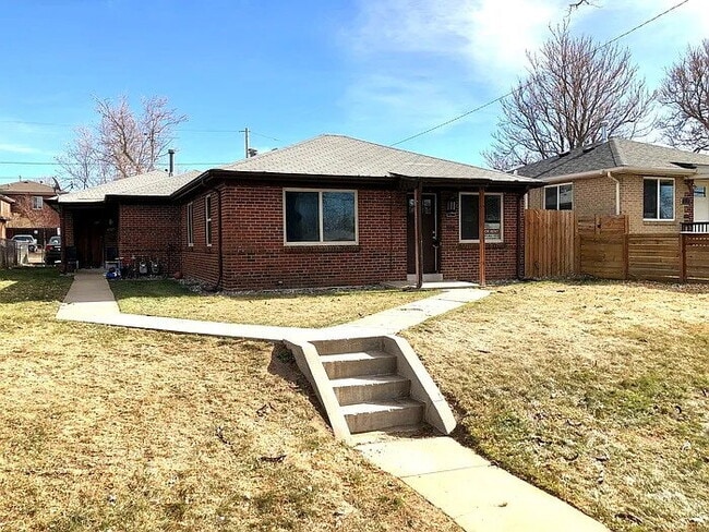 Photo - City Park Gem! Pet Friendly 2-bed 1-bath duplex with parking included!